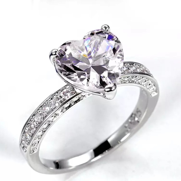 ¥ NEW DIAMOND HEART STERLING SILVER RING - Picture 2 of 6